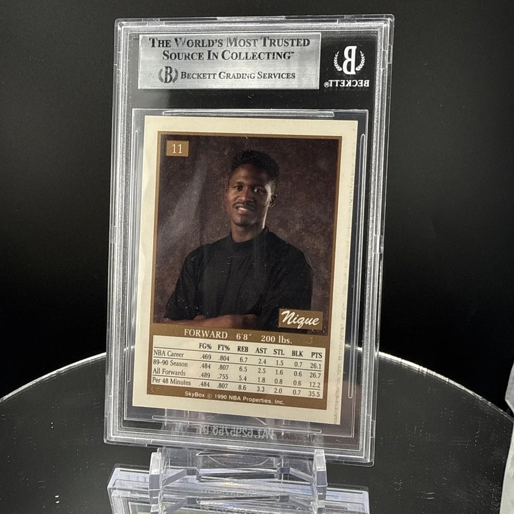 1990-91 Skybox Dominique Wilkins #11 W/ On Card Auto